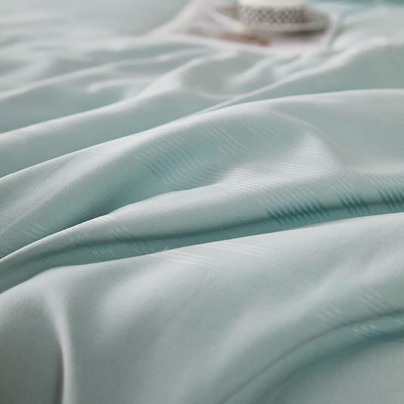 Beigaman Jacquard Mulberry Silk Quilt