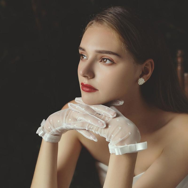 Lace Bridal Gloves with Dot Pattern Easy to Wear Handwear Sheer Gloves for Various Occasion Wedding Ceremony