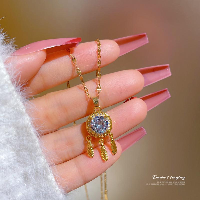 Personalized Titanium Steel Sparkling Necklace for Women – Lively Luck Pendant with Chic Design