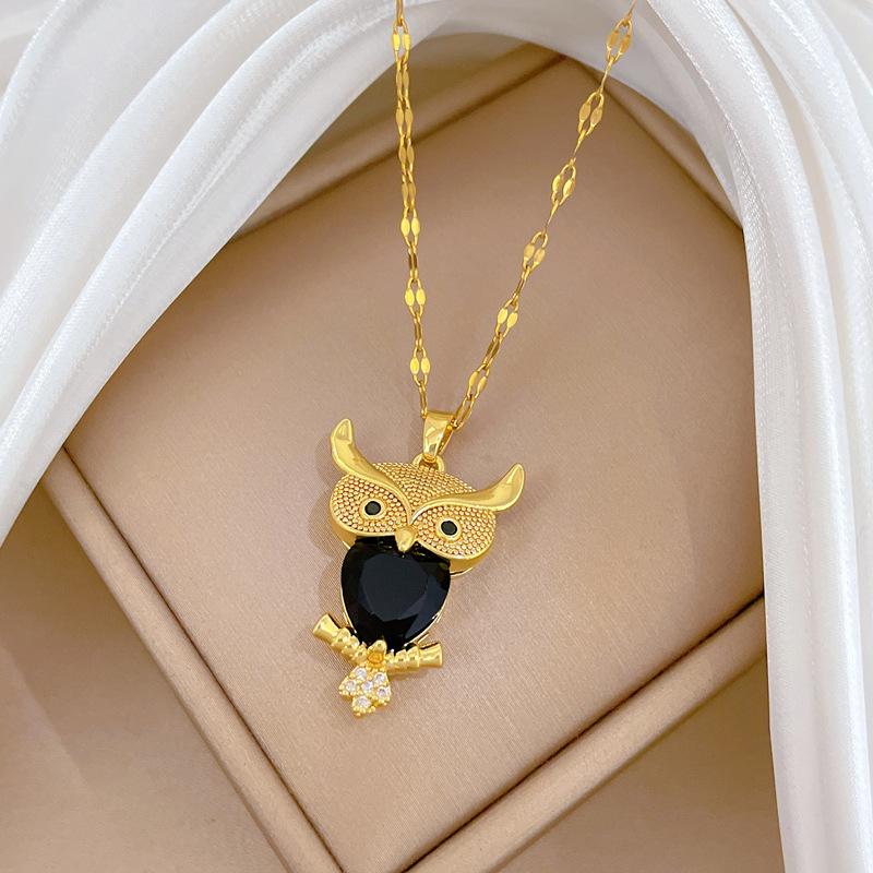 Female Versatile Owl Personality Necklace