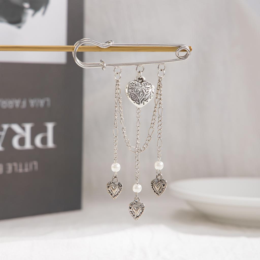Heart Pearl Bow Brooch Detachable Tassel Fixed Clothes Pin Waist Buckle Button Clasps Trouser Leg Decorative Brooch