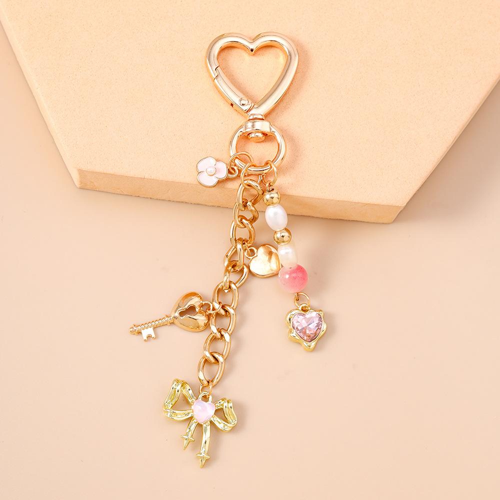 Sweet Heart Charm Key Ring High-Quality Decorative Key Chain Bow Pearl Keychain Multi-Functional Cute Keychain For Birthday Bag