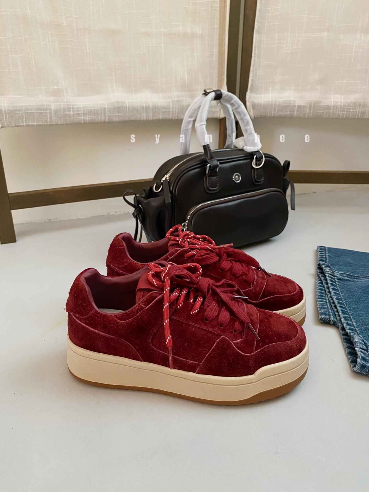 

2025 new leather thick-soled retro German training shoes women s flat-soled versatile casual fashion comfortable sports and leisure board shoes 39