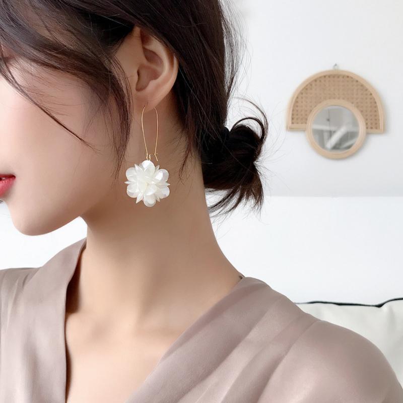 Korean Fashion White Petal Ball Earrings for Women Elegant Long Sweet Summer Pearl Rhinestone Flower Earrings Female Jewelry