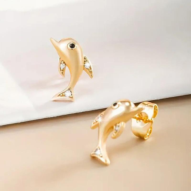 

1 Pair of Stylish, Cute Dolphin Stud Earrings