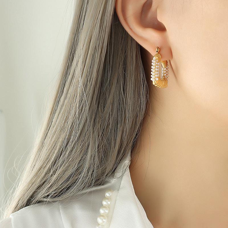 French Style Geometric Slimming Faux Pearl U-Shaped Earrings with Gold-Plated Titanium Steel Backs