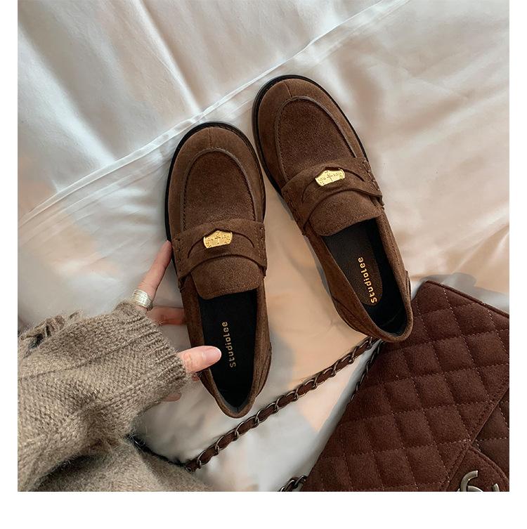 Grape mother, the same style, retro loafers, round head, small gold coins, British style leather, black single shoes, women's small leather shoes.
