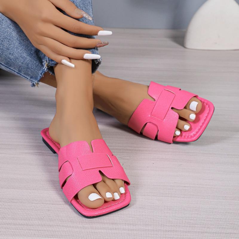 Large Size 43 Flat Bottom Cool Slippers New Casual Wear Simple Fashion Round Head Vacation Beach Sandals