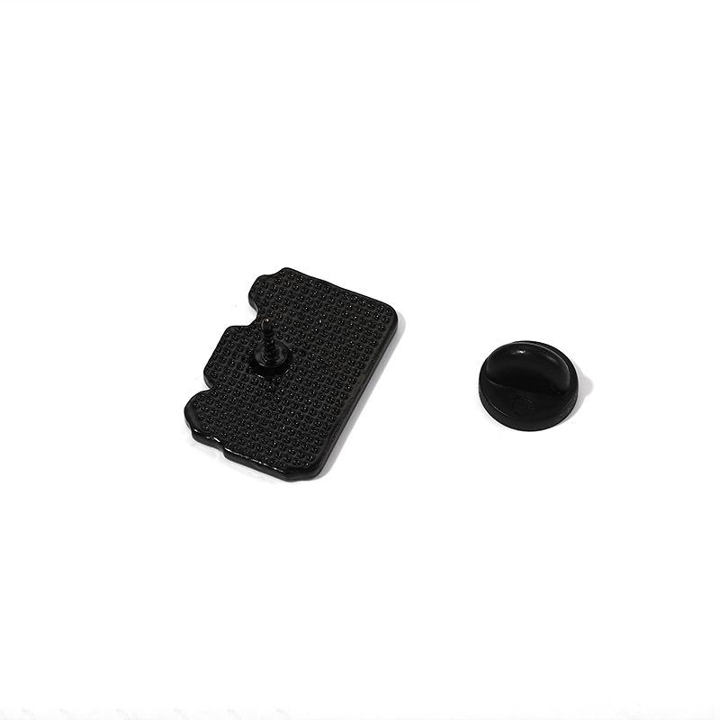 Colorful Camera-Shaped Alloy Brooch: High-End Outdoor Travel Series Safety Pin