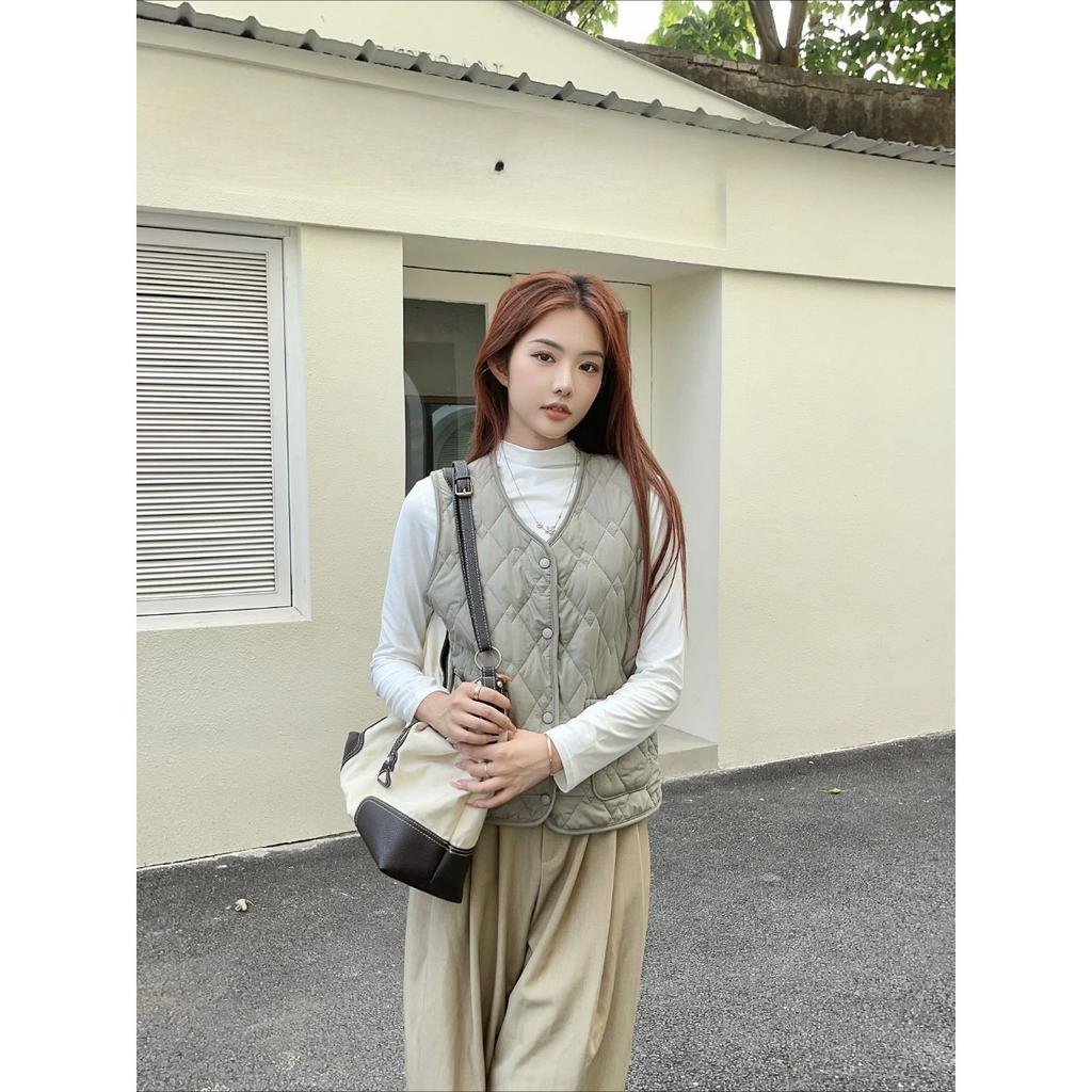 High End Quilted Vest Button Design for Autumn and Winter Windproof, Cold Proof, Warm Vest for Women's Casual Sports Vest