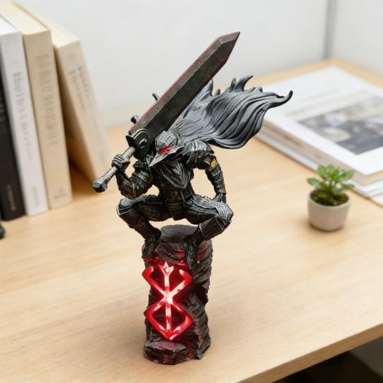 Schwertkämpfer Figur mit Waffe Desktop Statue mit eingebautem LED Licht Harz Anime Figur Skulptur Sammlerstück Spielzeug für Home Schreibtisch Dekoration
