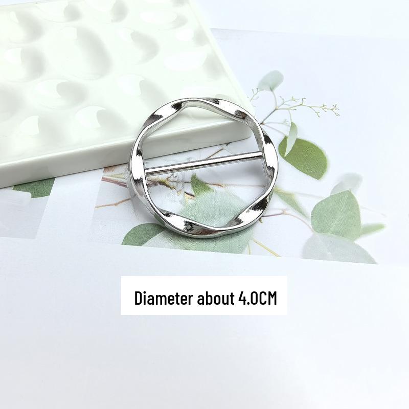 

Декоративная пряжка-узел с жемчугом и бриллиантами для подола футболки и шарфов