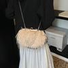 Yogodlns Luxuriöse Abendtasche aus Kunstfell Flauschige Einfarbige Schultertasche Große Kapazität Perlenhenkel Clutch Umhängetasche für Damen