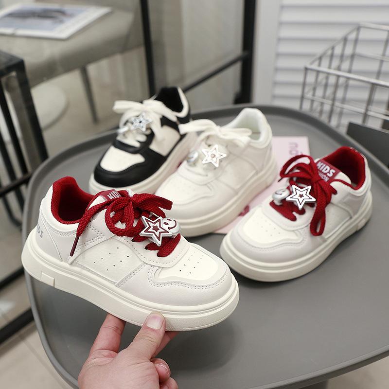 Children's fashion sneakers 2025 spring and autumn new girls little white shoes boys leather board shoes medium and older children's casual shoes