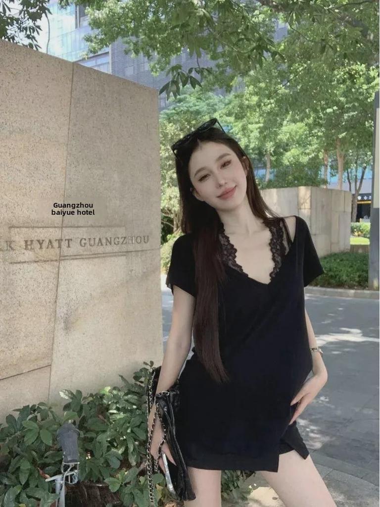 2024 Autumn Women's Sexy French Lace Embroidered See-Through Vest