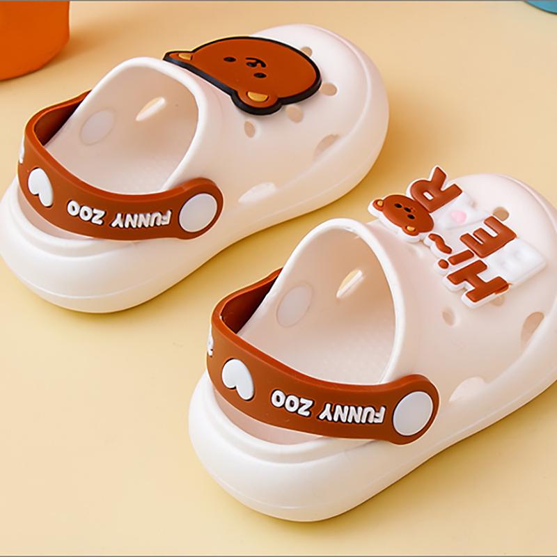 Léto Nové Dětské studené pantofle Vnitřní protiskluzové a měkké dno Pohodlné Roztomilé dětské dírkové boty, domácí pantofle pro chlapce a dívky