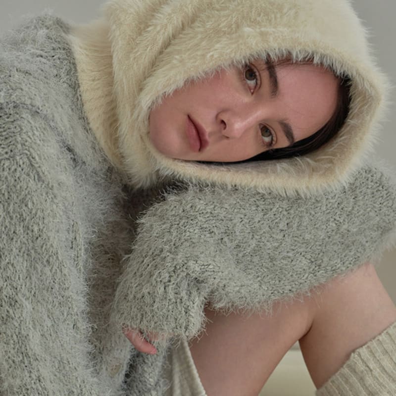 

VARZAR VA Квадратная нашивка Пушистая балаклава_4 цвета black