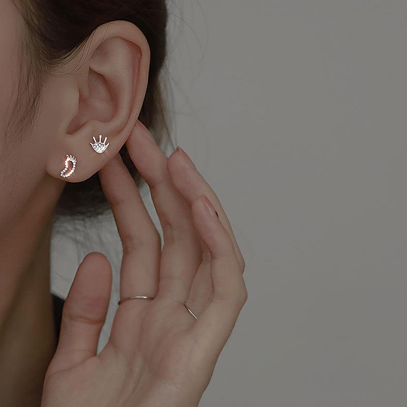 Small Hands and Feet Asymmetrical Summer Light Luxury High-end Korean Style Temperament Earrings