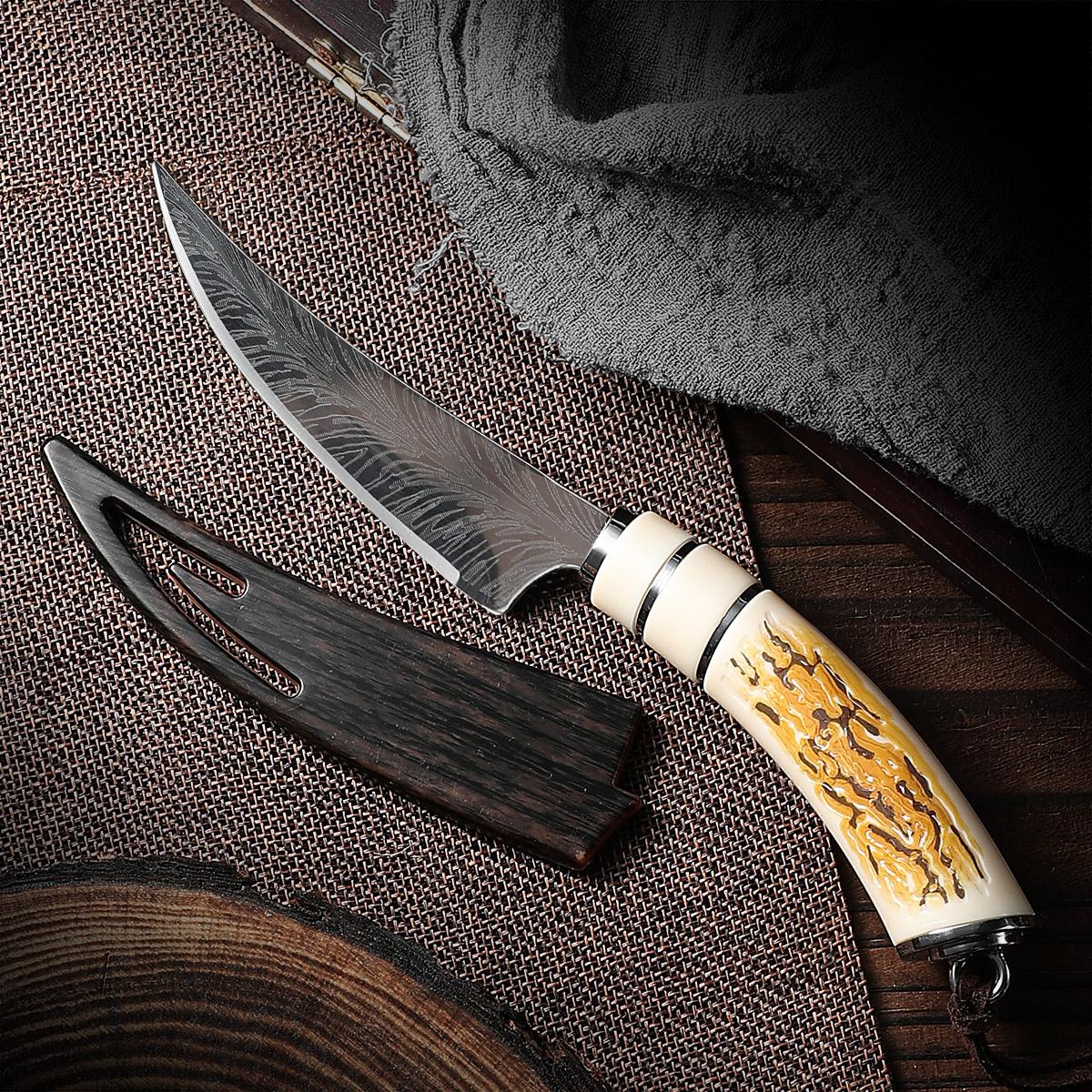 

The Kitchen Uses A Sharp, Curved, and Hard Forged Damascus Texture Sharp Fruit Knife, Which Is Convenient for Home Use