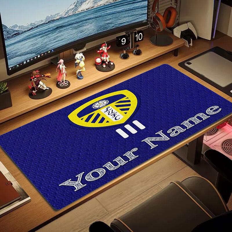 Leeds United Benutzerdefinierter Name Große Größe Mauspads Große Gaming-Tischunterlage Rutschfest für Laptop Tablet Großes Mauspads XXL Matte Mini-PC-Spielmatte Mit Verriegeltem Rand