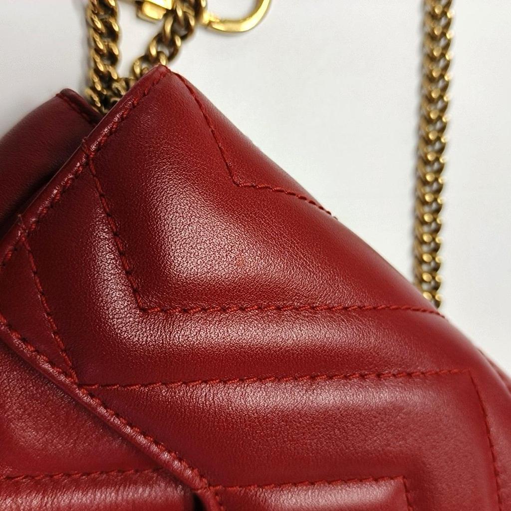 [Pre-Owned] GG Marmont Vintage Metal Logo Quilted Leather Mini Shoulder Bag - Very Good #1D9UVAO
