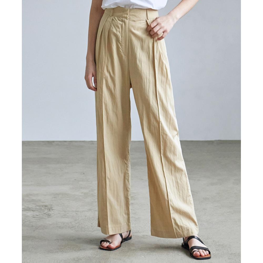 

NICKNICOLE Natural Pintuck SlacksBeige