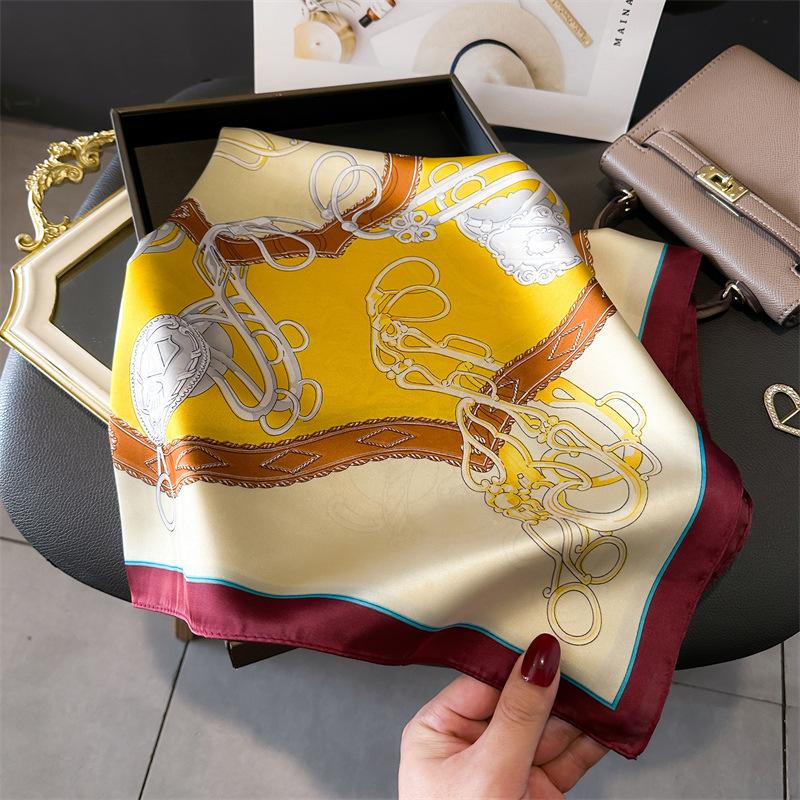 Neuer Stil Strand Sonnenschutz Kopftuch Die Vier Jahreszeiten Quadratische Schals Damen Beliebt 70X70CM Kopftuch Luxus Design Satin Hijab