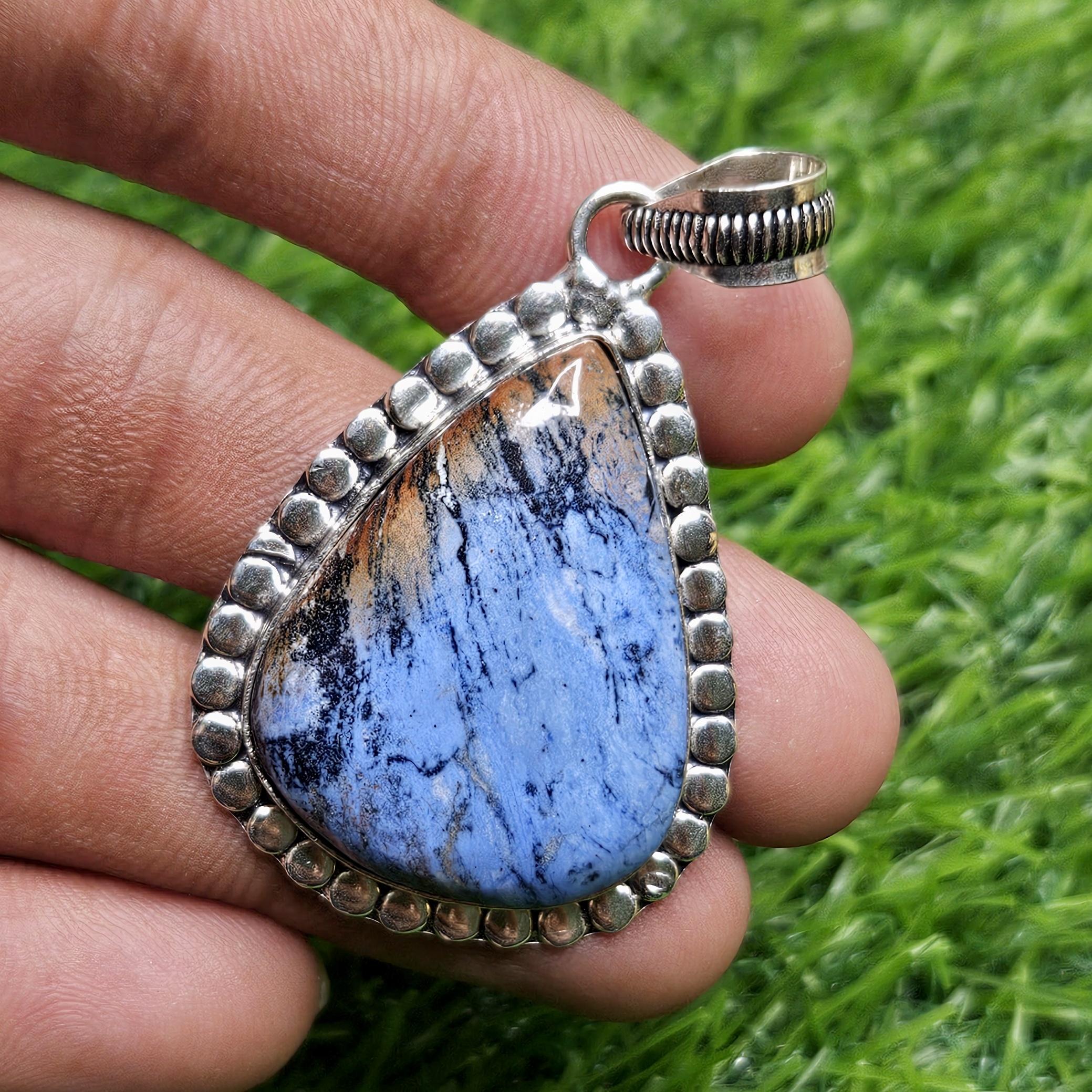 

Подвеска из натурального содалита. Серебряная подвеска 925 пробы. Подвеска из драгоценного камня грушевидной формы. Подарок для нее. синий