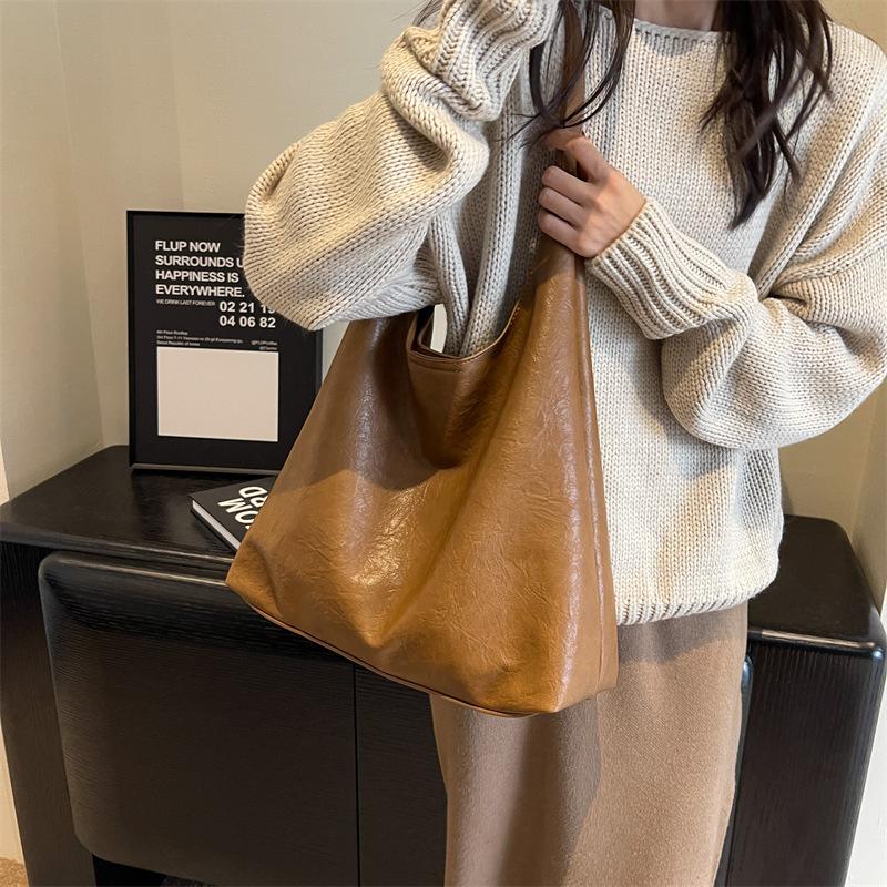 Korean large-capacity soft leather underarm bag commuter versatile handbag simple shoulder shopping bag tote bag