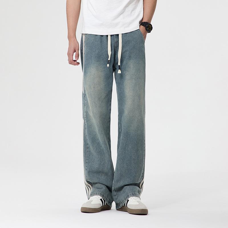 JYL The new jeans have three stripes. Men's elastic belts are wide and straight every day.