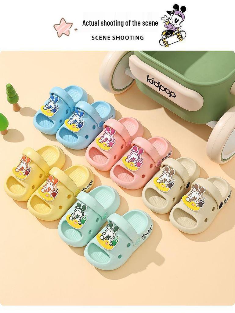 Bobodou Kinder rutschfeste Sommer Crocs für Jungen & Mädchen: Geschlossene Strand Sandalen für drinnen/draußen