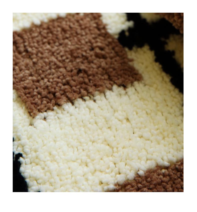 Vintage Style Ultra-Soft Non-Slip Bathroom Mat - Machine Washable Rug for Toilet, Bedroom, or Entrance.