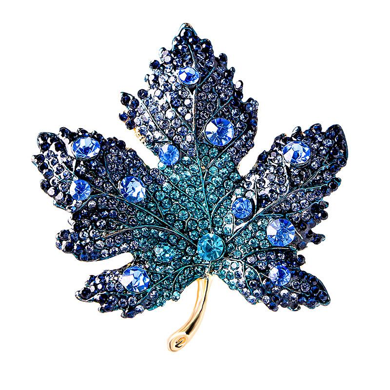 Heavy Industry Crystal Maple Leaf Brooch Women's Exquisite Luxury Simple Brooch Suit Coat Pin Accessories