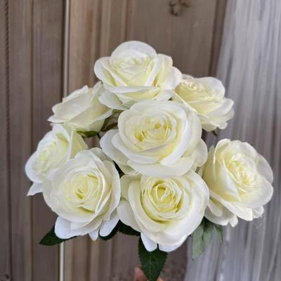 Deko & Wohnaccessoires – Künstliche Blumen & Kränze