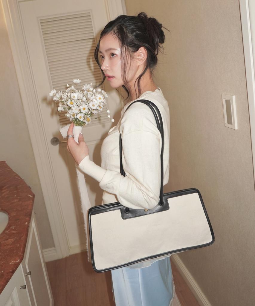 Melly&Rose Signature Rose Canvas Shoulder Bag (315354)_Cream