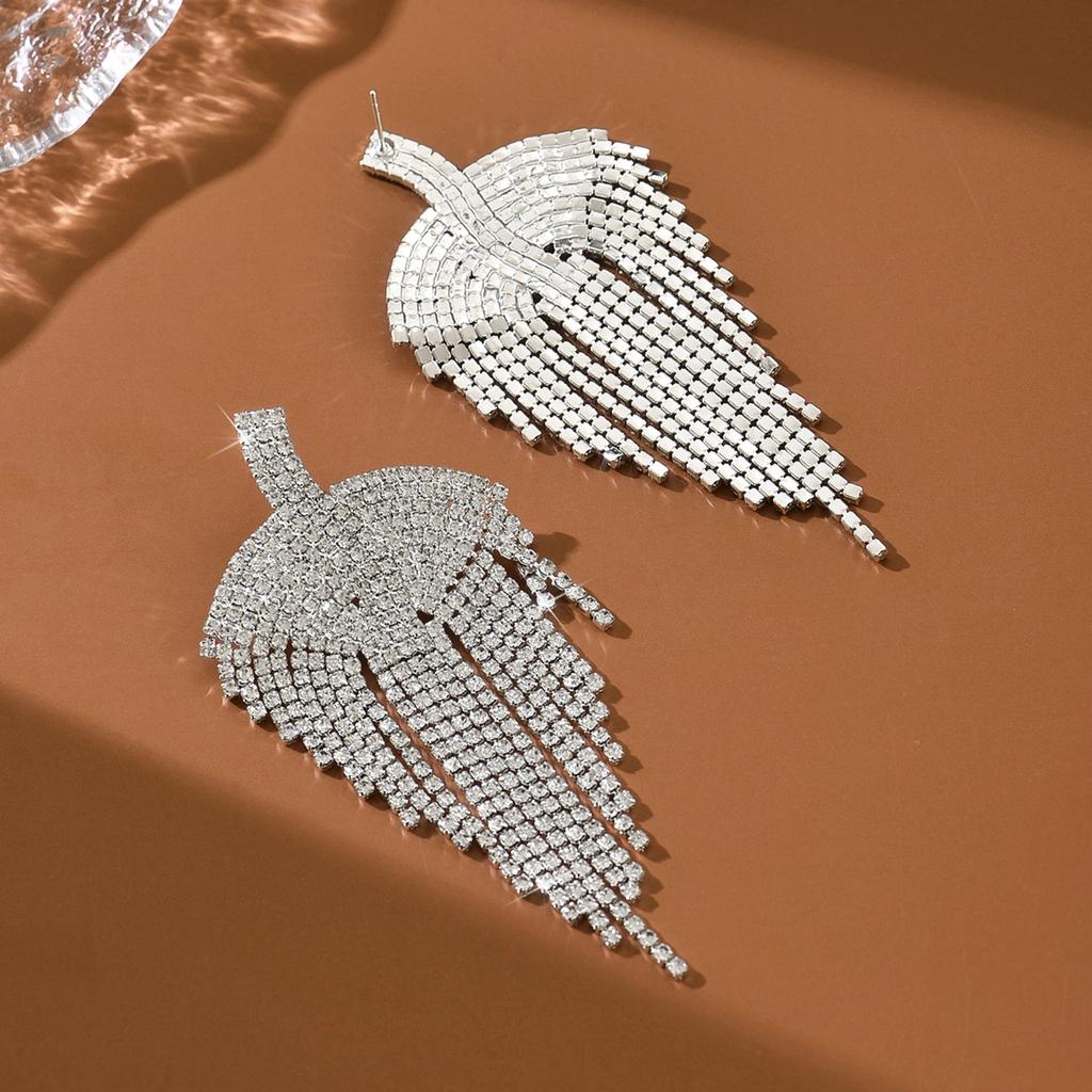 European and American full diamond irregular earrings with exquisite and luxurious design, earrings for street photography, and