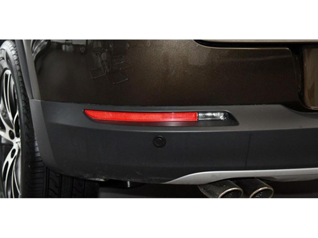 Volkswagen Tiguan 10-17 Zadní nárazník Výstražný odrazový pruh