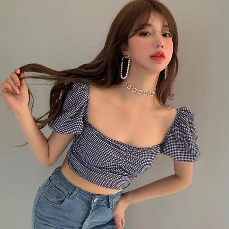 Damska szyfonowa koszula w kratę z kwadratowym kołnierzykiem i bufiastymi rękawami