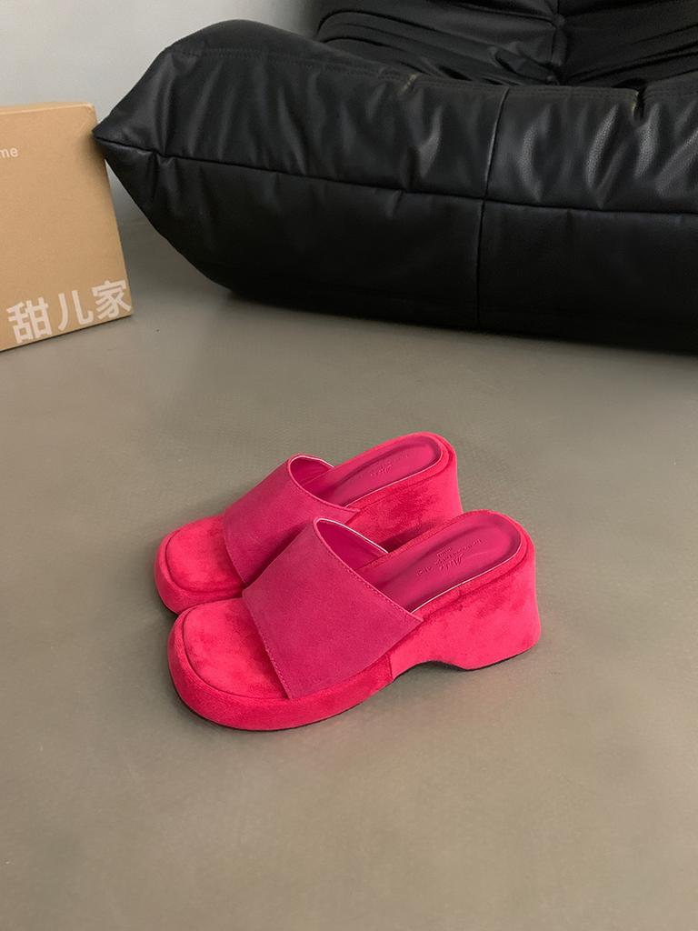 Small Retro Height-increasing Slippers Women's Shoes Wear 2025 New Summer Fashion Thick-soled Sandals