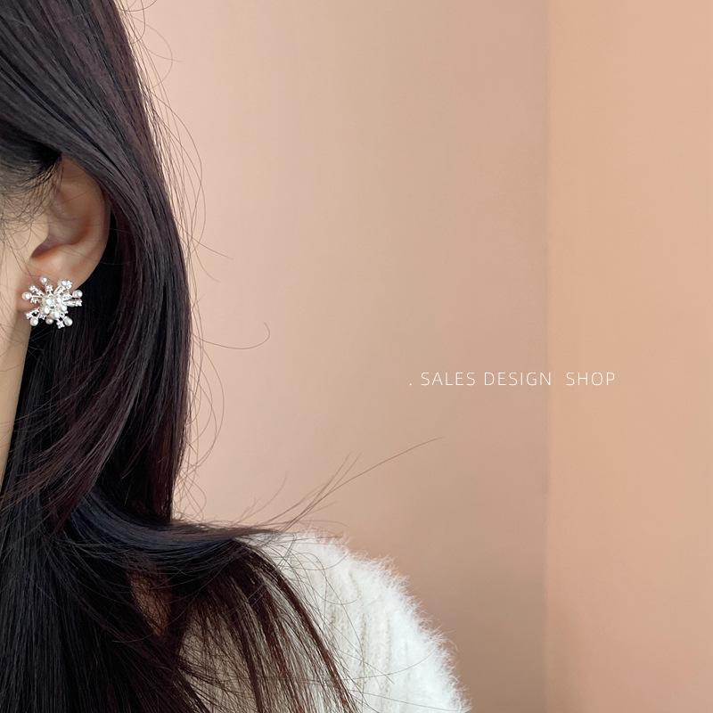 Elegant French Retro Zircon Pearl Stud Earrings: Versatile High-End Accessories for Women