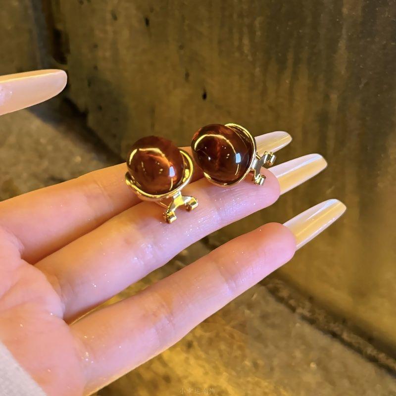 

Silver needle resin water drop stud earrings, a multi-wear Maillard earrings, light luxury earrings wholesale