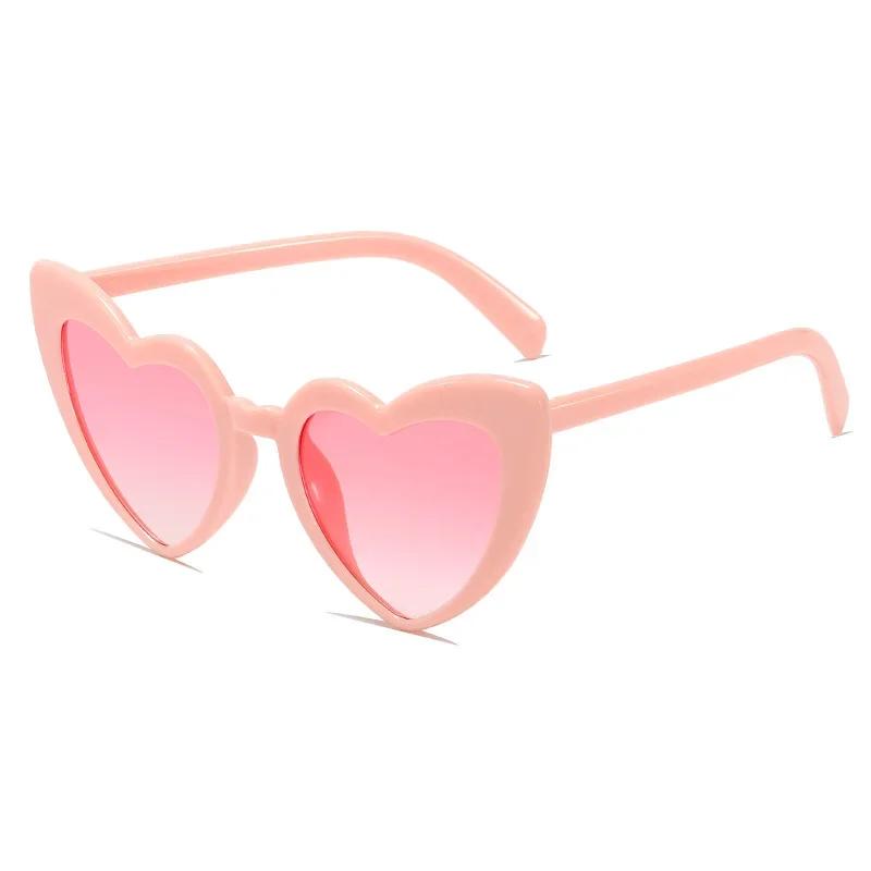 Nuovi Popolari Occhiali da Sole a Forma di Cuore da Donna Occhiali da Sole Retro Oversize alla Moda Protezione UV 400 Essenziali per Viaggi all'Aperto Spiaggia