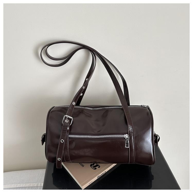 Comfortable and Versatile Texture Shoulder Bag Women Vintage Simple Commuter Pillow Bag with Studded Strap Casual Handle Bag