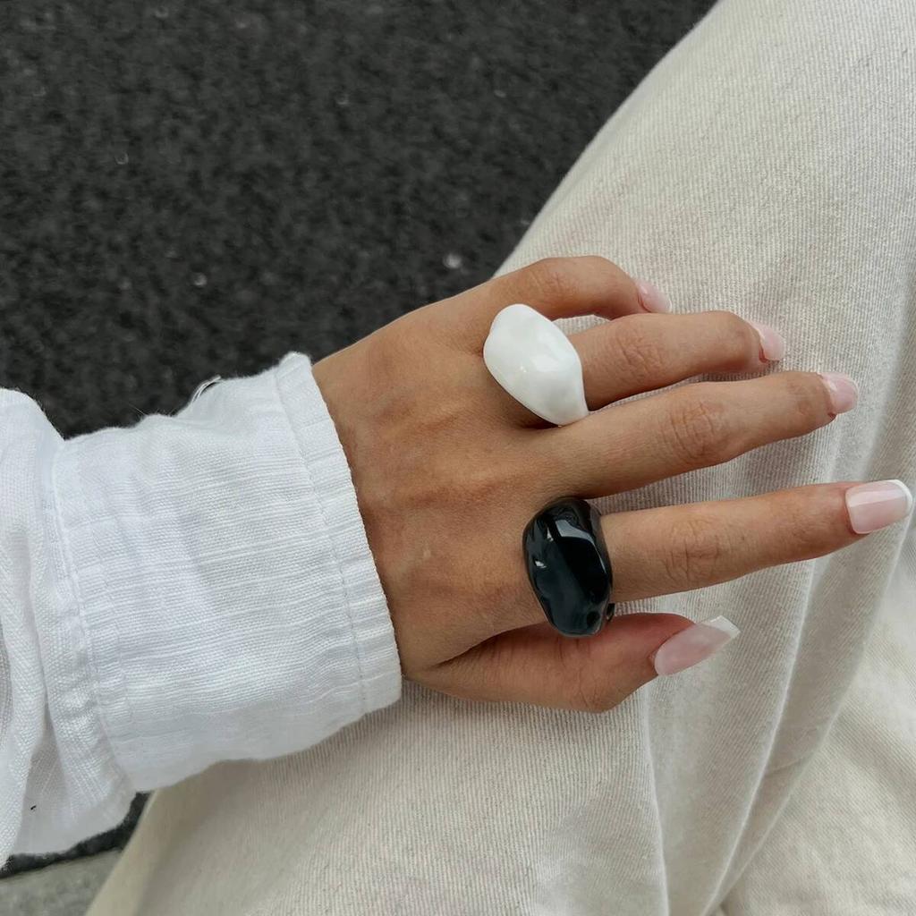 Ingemark Goth Vintage Resin Acrylic Irregular Finger Rings Women 2025 New Trend Simple Knuckle Rings Suitable for Daily Banquets
