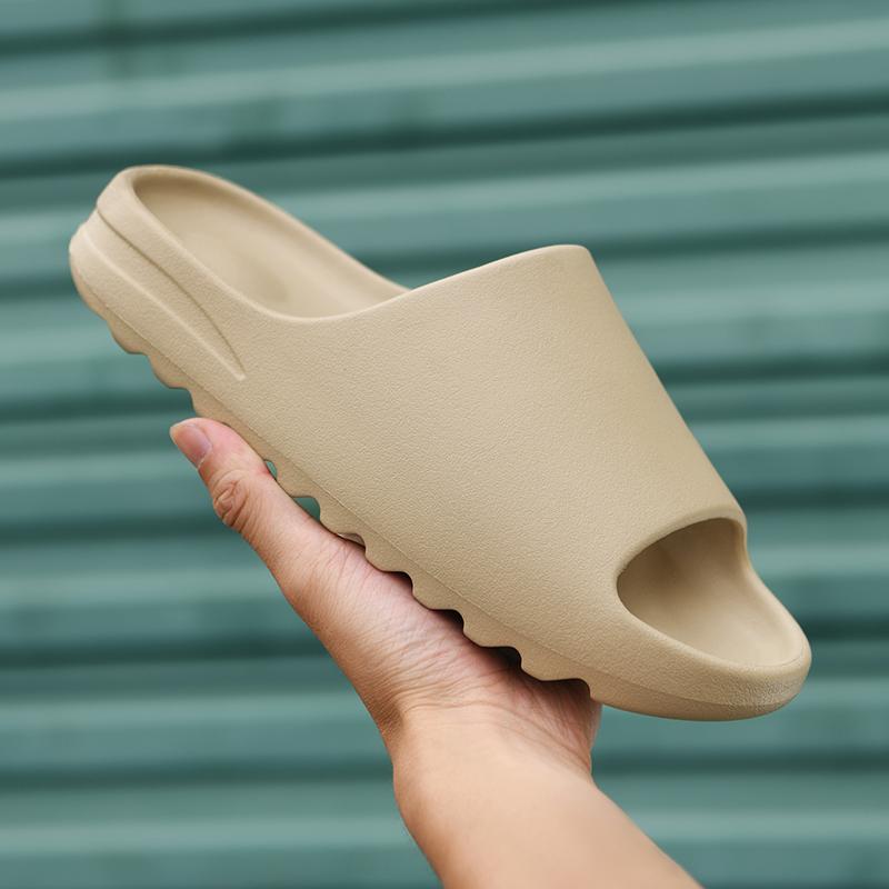 Men and Women's New Flat Sandals Comfortable Lightweight Flip-flops Couples Non-slip Fashion Casual Slippers Outdoor Beach Shoes