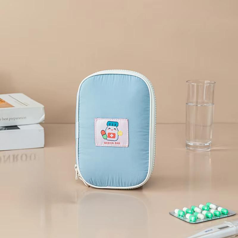 

Мультяшная медицинская сумка-органайзер Аптечка первой помощи с несколькими карманами Большая вместимость Портативный контейнер для лекарств для путешествий Дома Экстренная ситуация