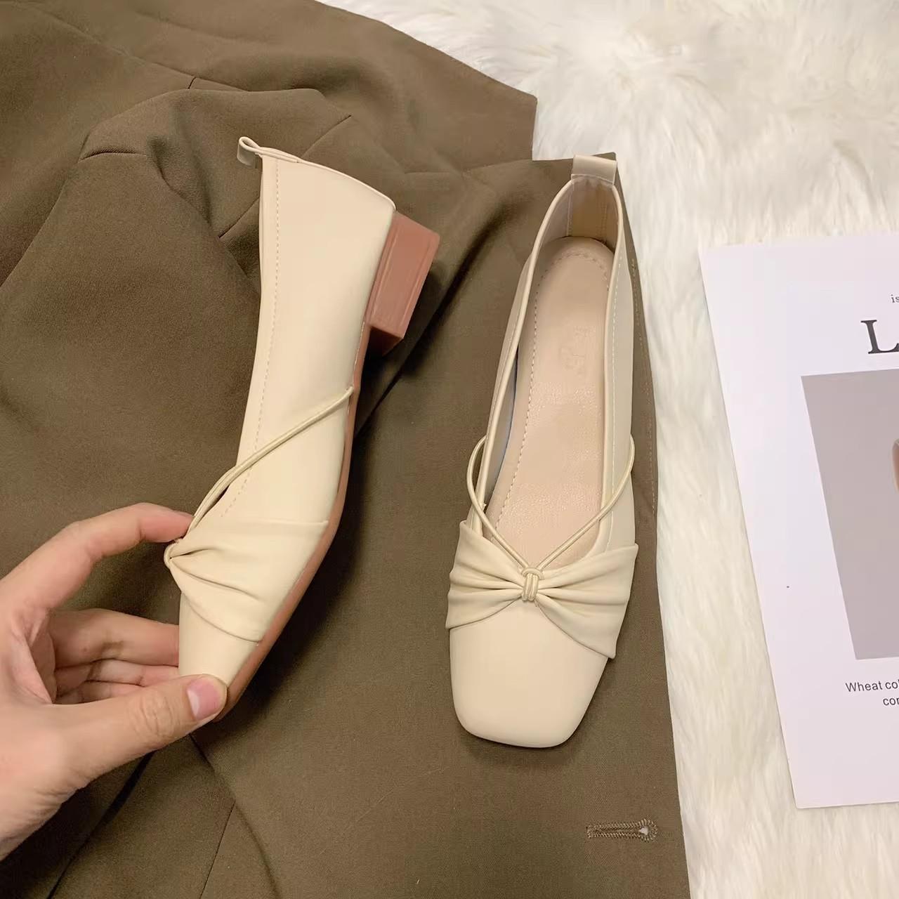 

Low-heeled single shoes women s 2024 spring and summer new soft leather square head soft-soled laden shoes flat-soled commuting Mary Jane maternity 40