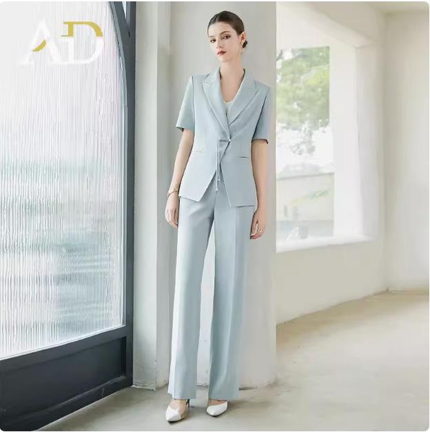 Set Costum Profesional de Vară Albastru Ușor Stil Chinezesc: Costum Pantaloni Formale de Lucru Prietenos cu Pielea