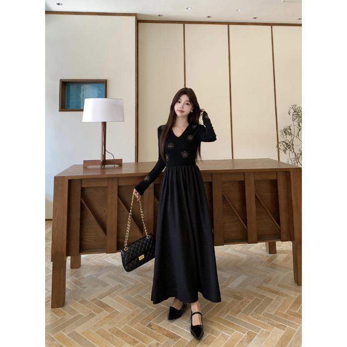 French temperament black long-sleeved dress women's autumn new waist and thin long bottom t-shirt skirt
