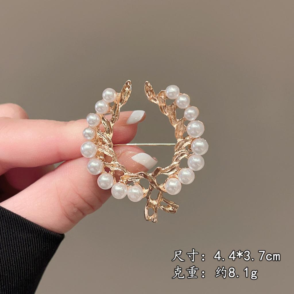 Brooch: Sophisticated, Light Luxury, , Minimalist, Elegant Clothing Pin: Suit, Pearl, Fashion Accessory